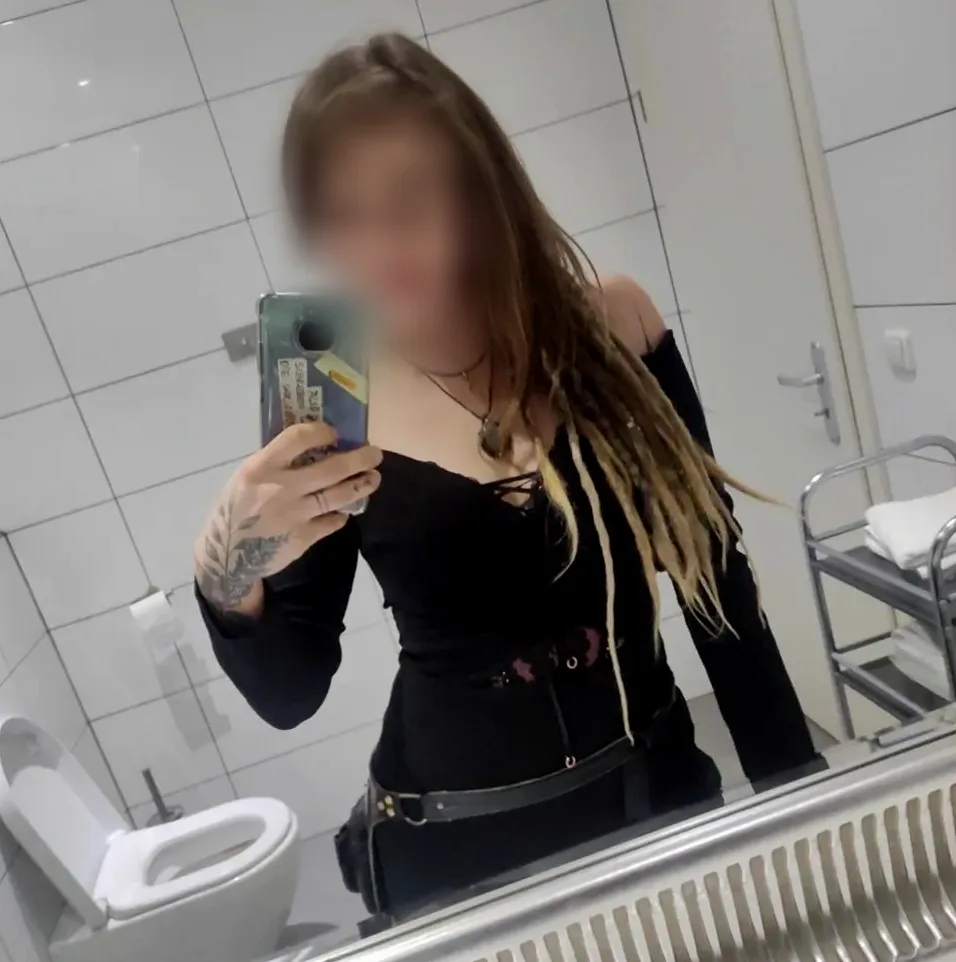 Angharad, 30