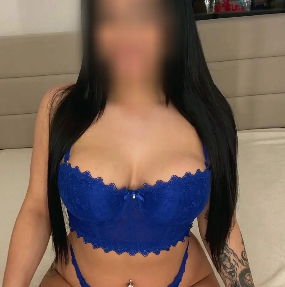 Daisy, 24