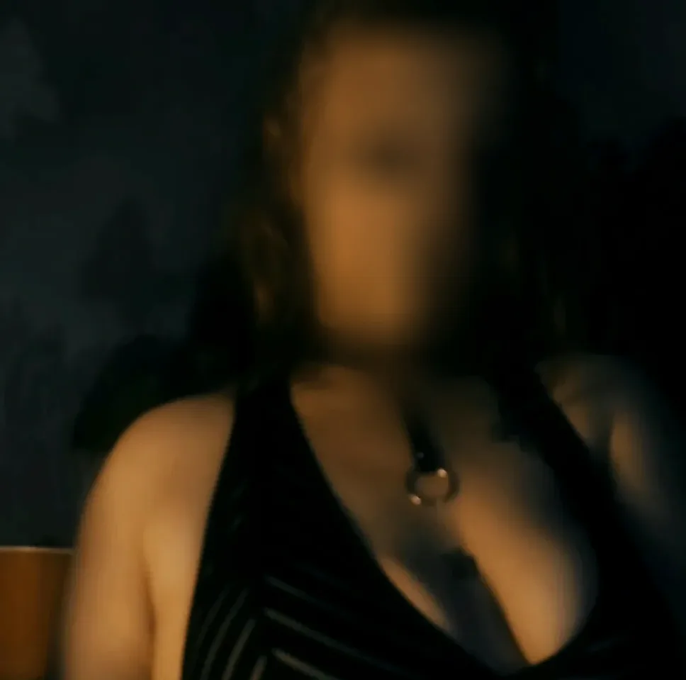 Isabelle, 29