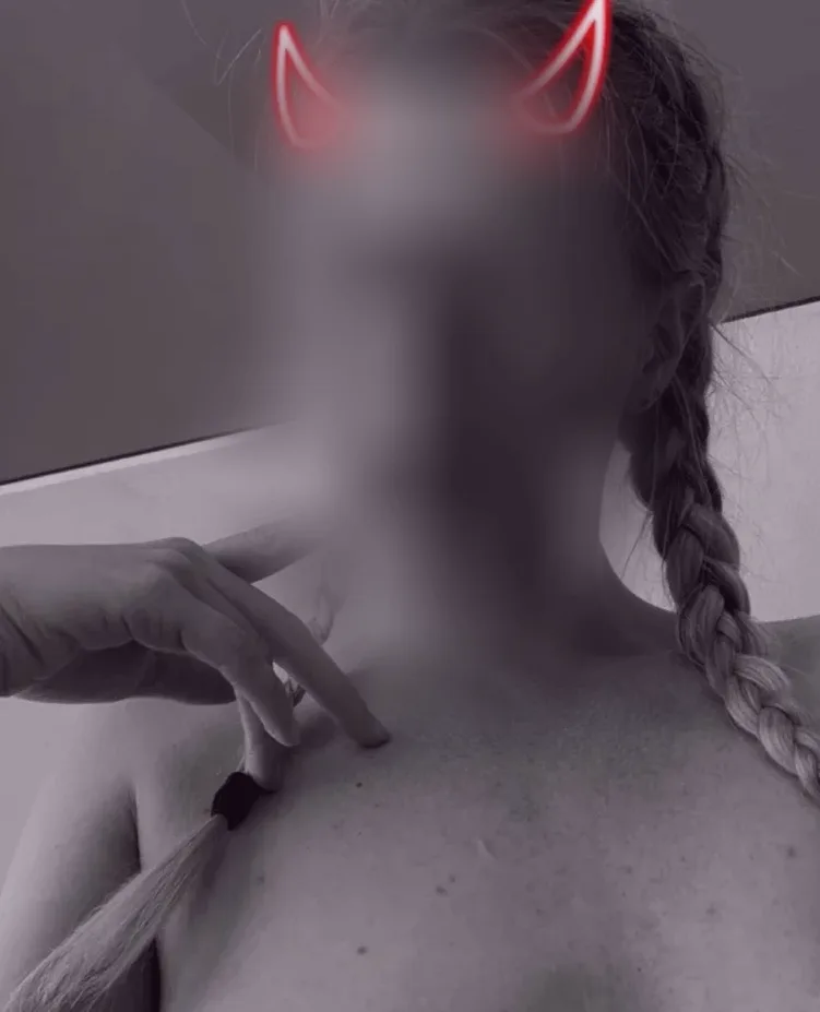 Lily, 32
